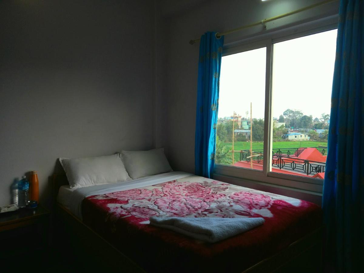 Hotel Aarjan And Restaurant Pokhara Exterior foto